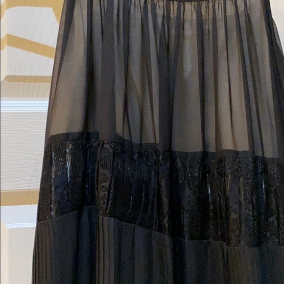 Beautiful Alice+Olivia Dress - Picture 2 of 3